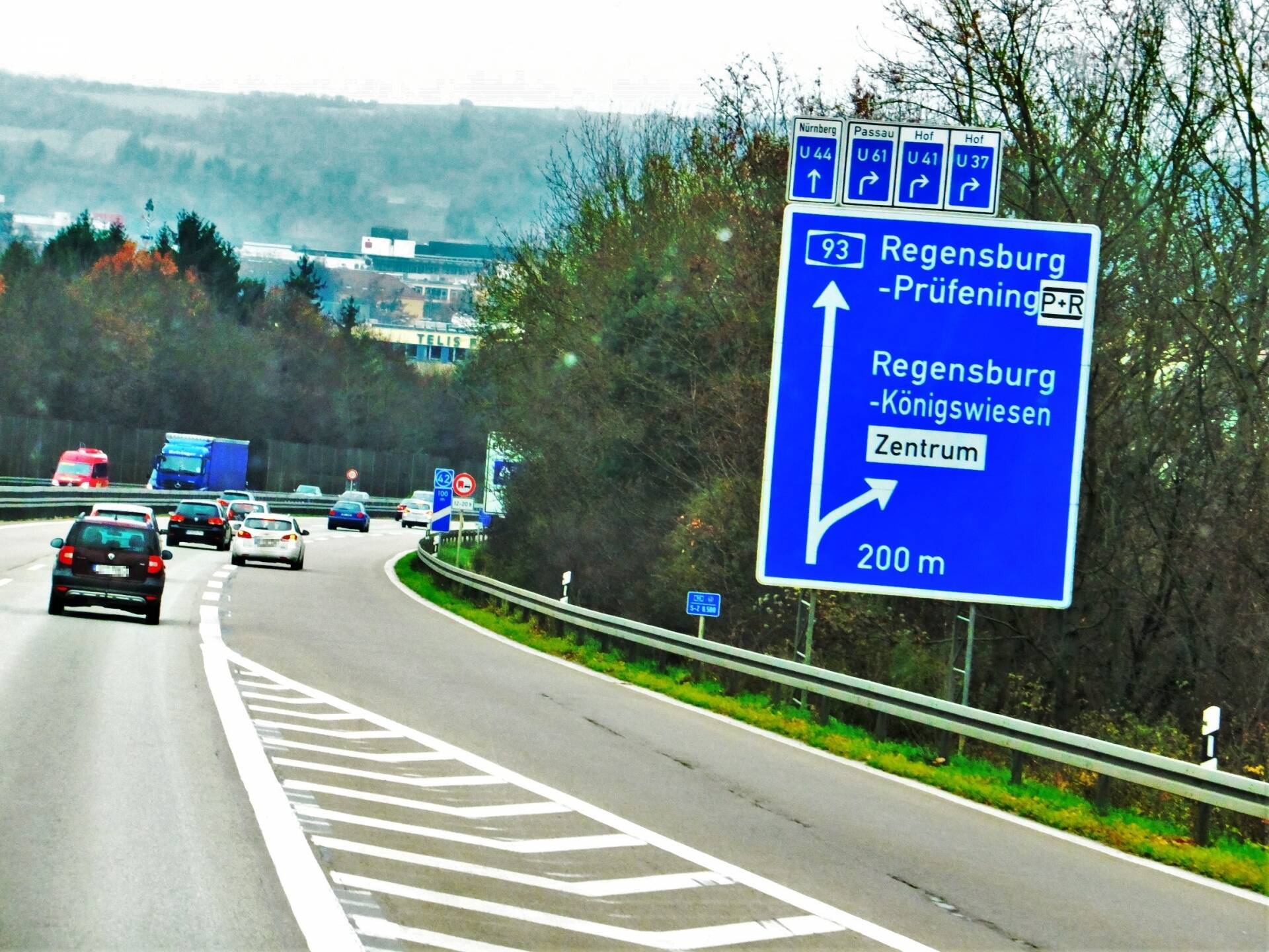 羽田圭介とポルシェ談義「車を作るのではなく、ポルシェを作る」