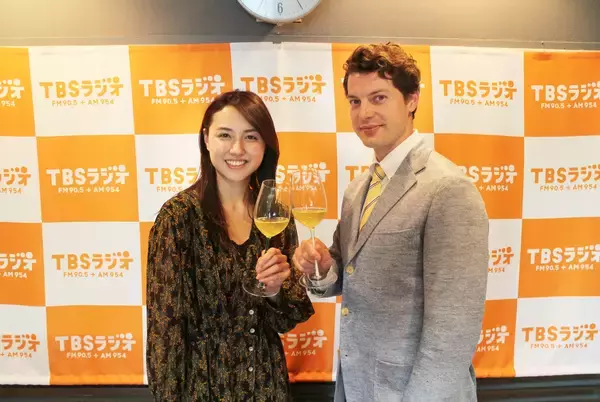 「スウェーデン出身の日本茶のプロが山形アナに淹れた絶品茶を解説」の画像