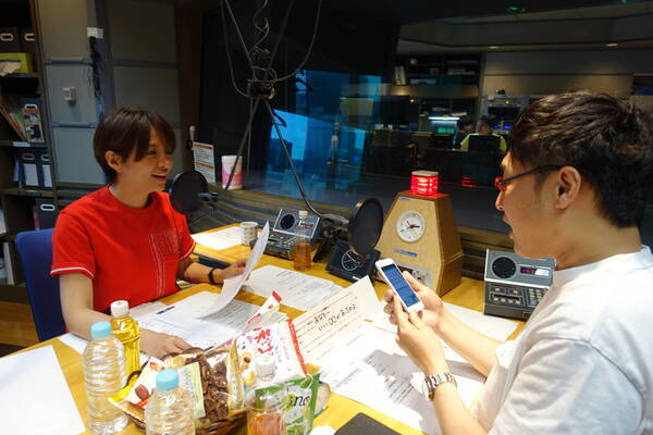 赤江珠緒 山ちゃんの結婚を 紅白 の服装でお祝い 19年6月19日 エキサイトニュース