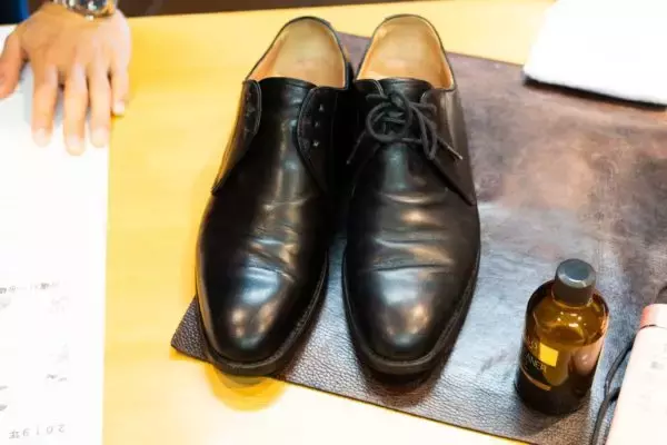 「「ハブラシ」と「ハンドクリーム」で靴磨きができるらしい」の画像