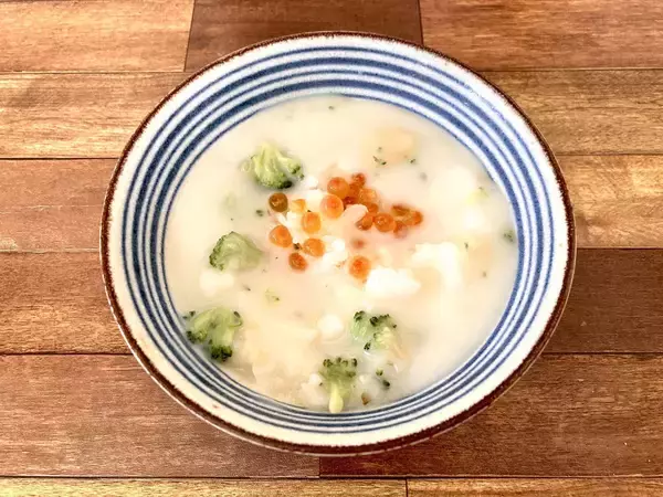 「セブンイレブンの「ミニナン」×「チキンケバブ」で本格ケバブサンドが完成」の画像