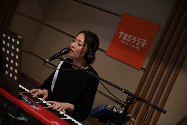 森山直太朗 さくら 縛りdjと カラオケバトルの嬢王 宮本美季の素敵カバー 花見自粛の今こそ 年4月7日 エキサイトニュース