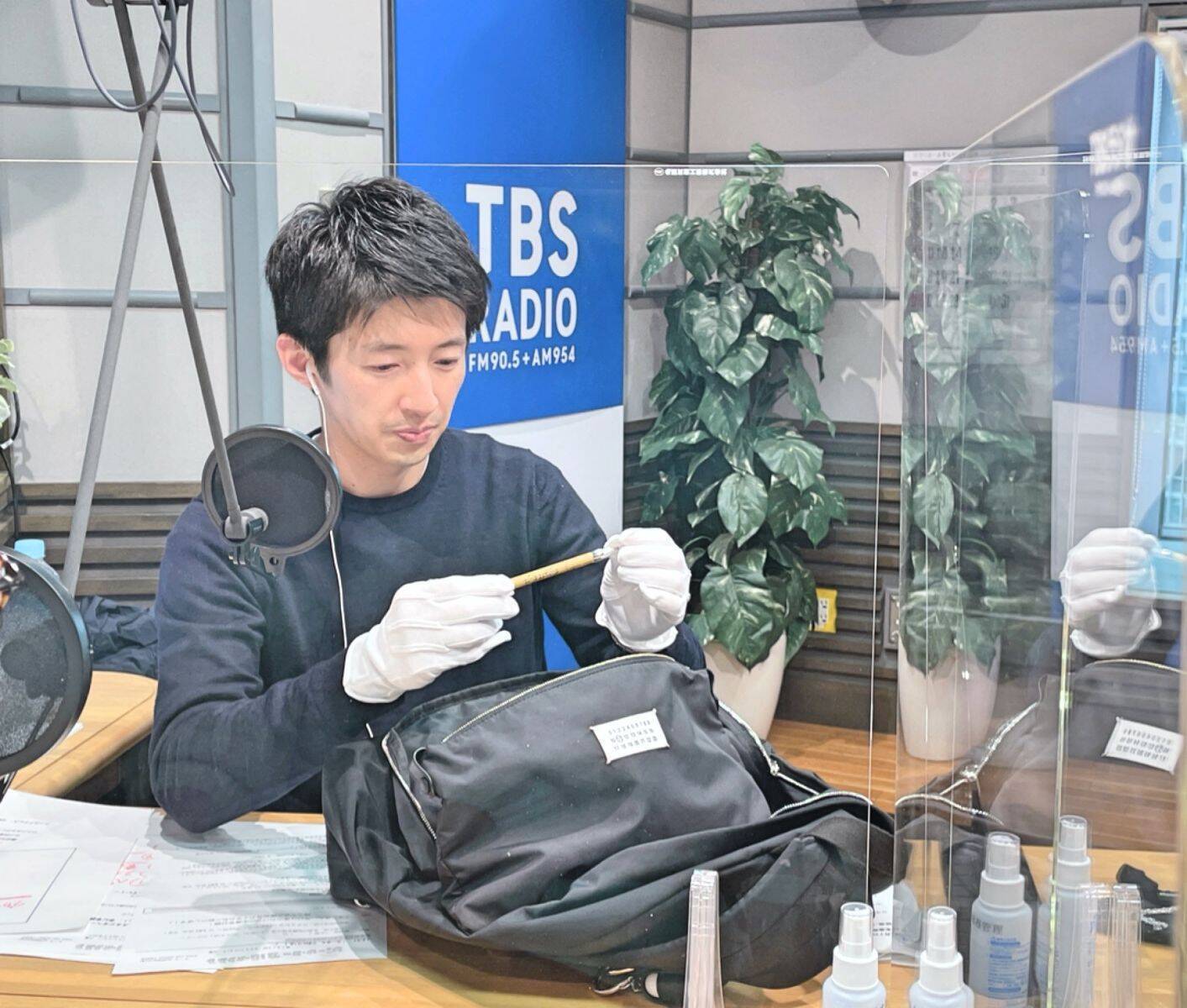 人気YouTuber・MBのカバンの中身は！？