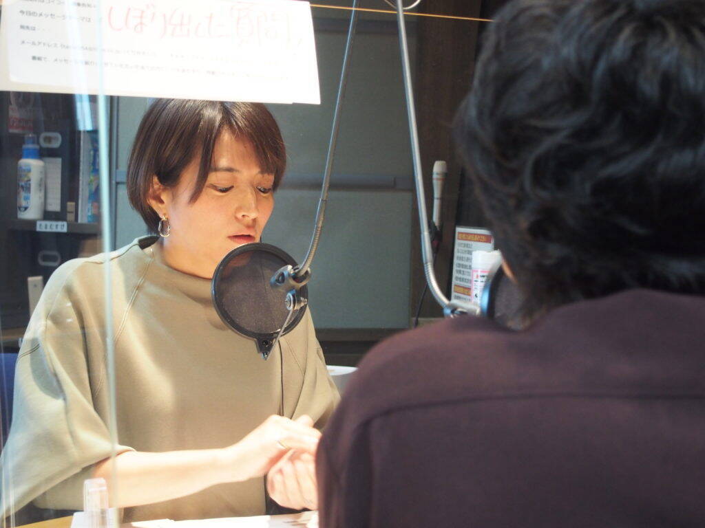 赤江珠緒が博多大吉にレクチャー！おにぎりを三角に握りたいなら・・・上はコイコイ、下はモミモミ！