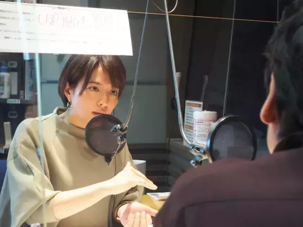 「赤江珠緒が博多大吉にレクチャー！おにぎりを三角に握りたいなら・・・上はコイコイ、下はモミモミ！」の画像