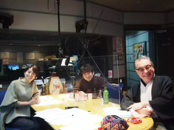 「赤江珠緒が博多大吉にレクチャー！おにぎりを三角に握りたいなら・・・上はコイコイ、下はモミモミ！」の画像