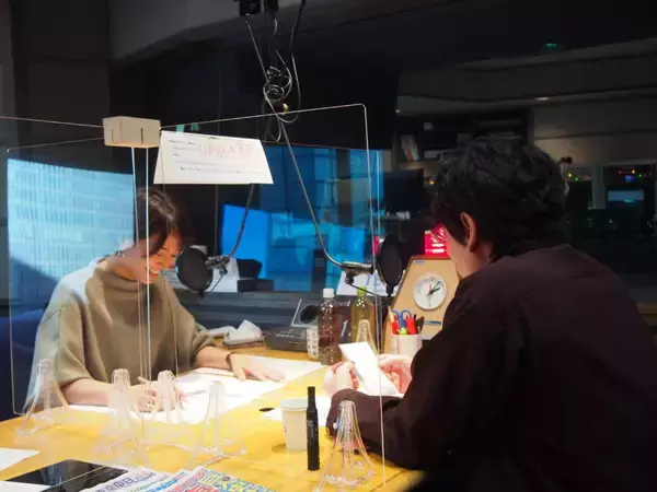 「赤江珠緒が博多大吉にレクチャー！おにぎりを三角に握りたいなら・・・上はコイコイ、下はモミモミ！」の画像