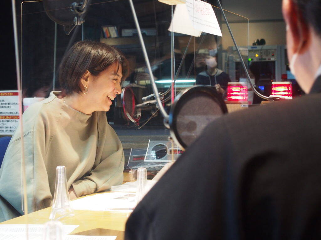 赤江珠緒が博多大吉にレクチャー！おにぎりを三角に握りたいなら・・・上はコイコイ、下はモミモミ！