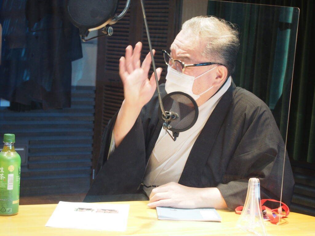 赤江珠緒が博多大吉にレクチャー！おにぎりを三角に握りたいなら・・・上はコイコイ、下はモミモミ！