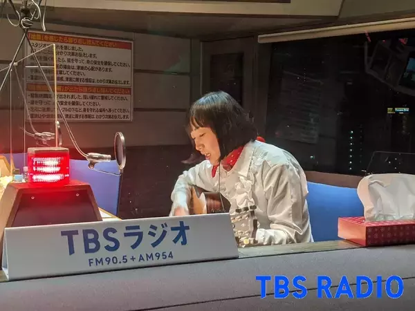 「山里亮太 「歌！ キュン！ 漫才！ 復活しずちゃん大活躍！」」の画像