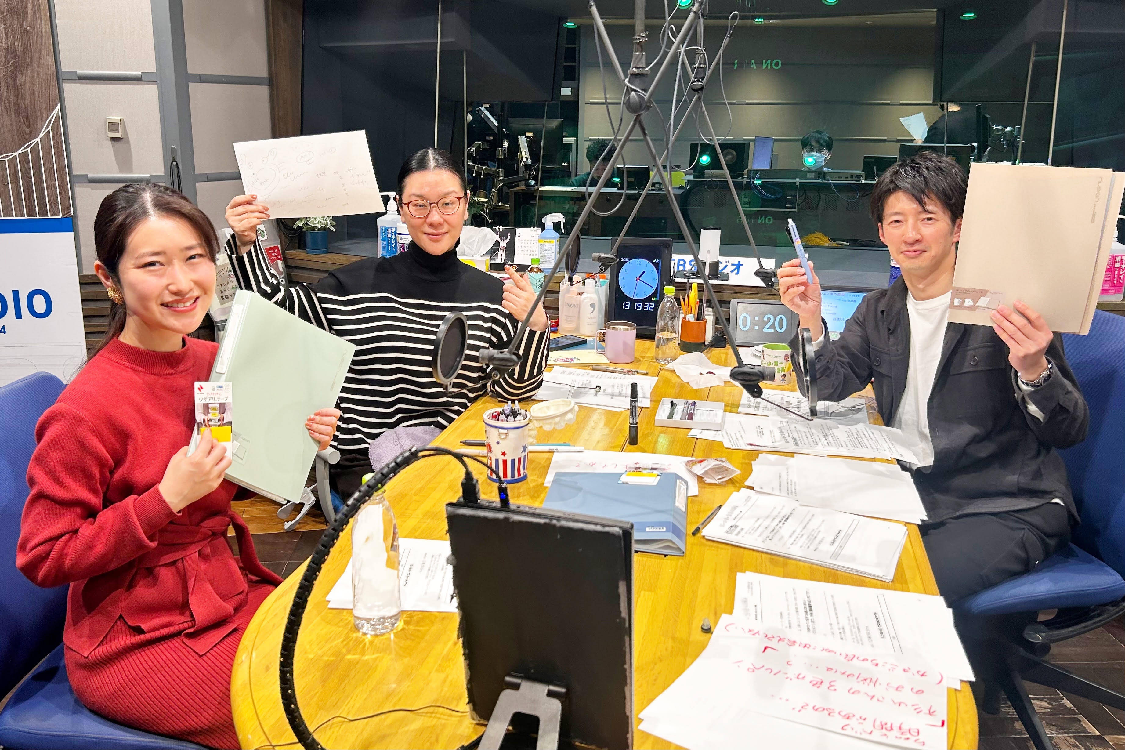 何本もペンを持つ必要なし！新しいフリクション、1本で手帳も重要書類も記入完了