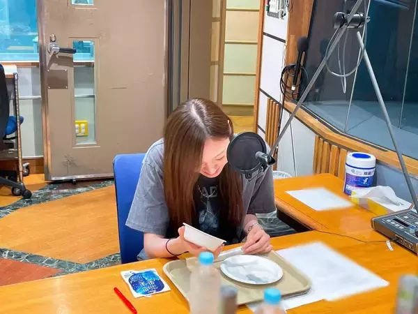 「バナナマン 梅澤美波さん、乃木坂卒業後初登場もバナナムーン名物“アレ”を喰らう」の画像