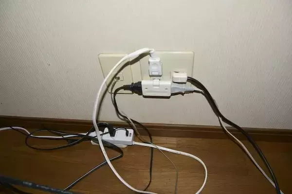 コンセント足りない！パナソニックが新基準を提案「四隅にコンセント」