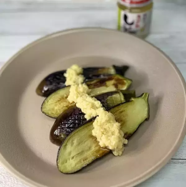 "きざみしょうが"の旨みシャキシャキ食感が相性抜群！なすのしょうがステーキ