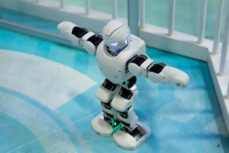”世界人型ロボット運動会！”小学生の時、運動会が好きだった？嫌いだった？