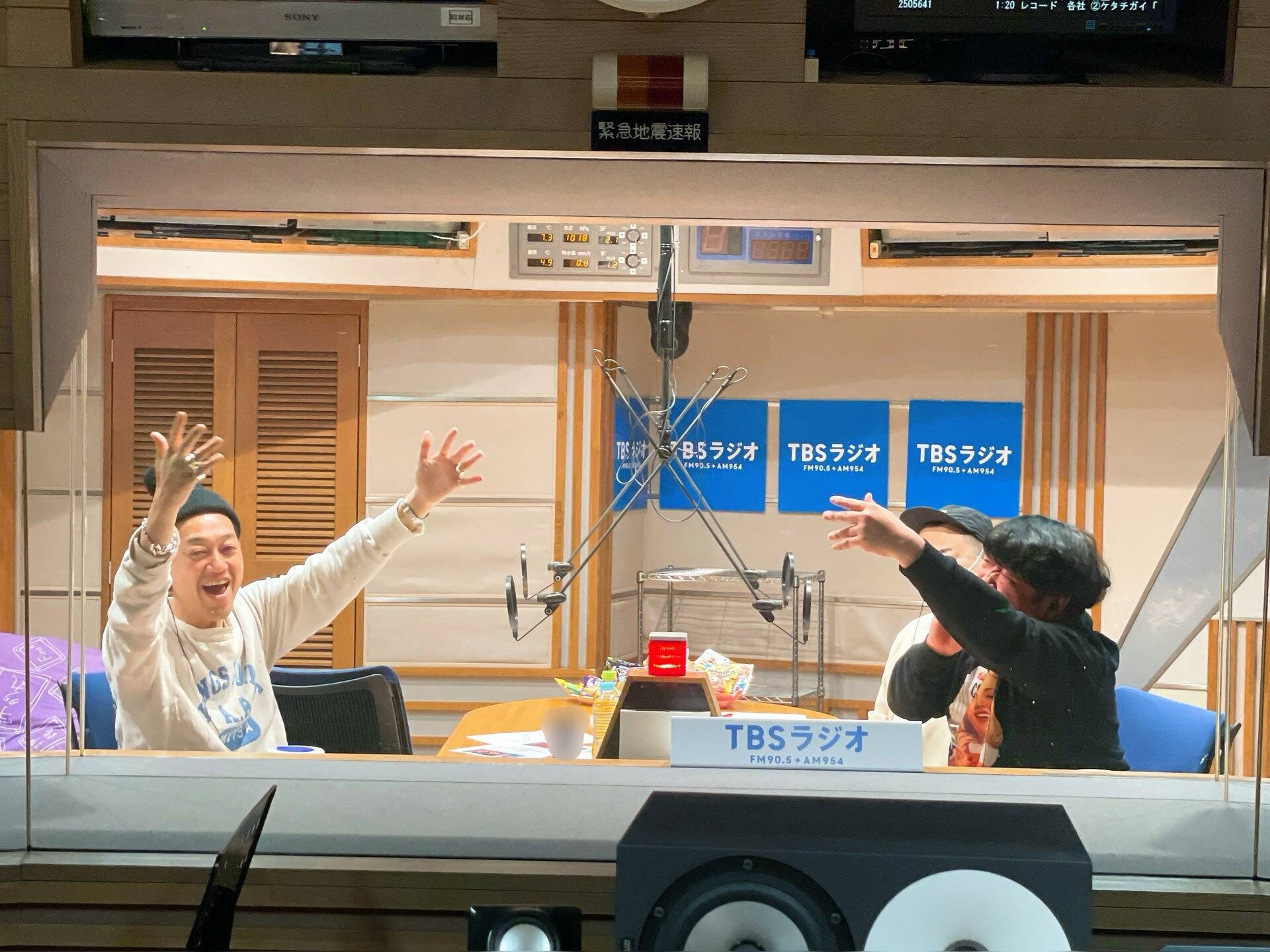 バナナマン「日村、ニューヨークの極寒で１６時間並ぶ！」