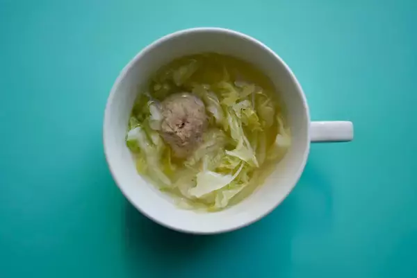 「具材がそのままだしになる⁈味付けもほぼ塩のみ！野菜の一番だしスープ！」の画像