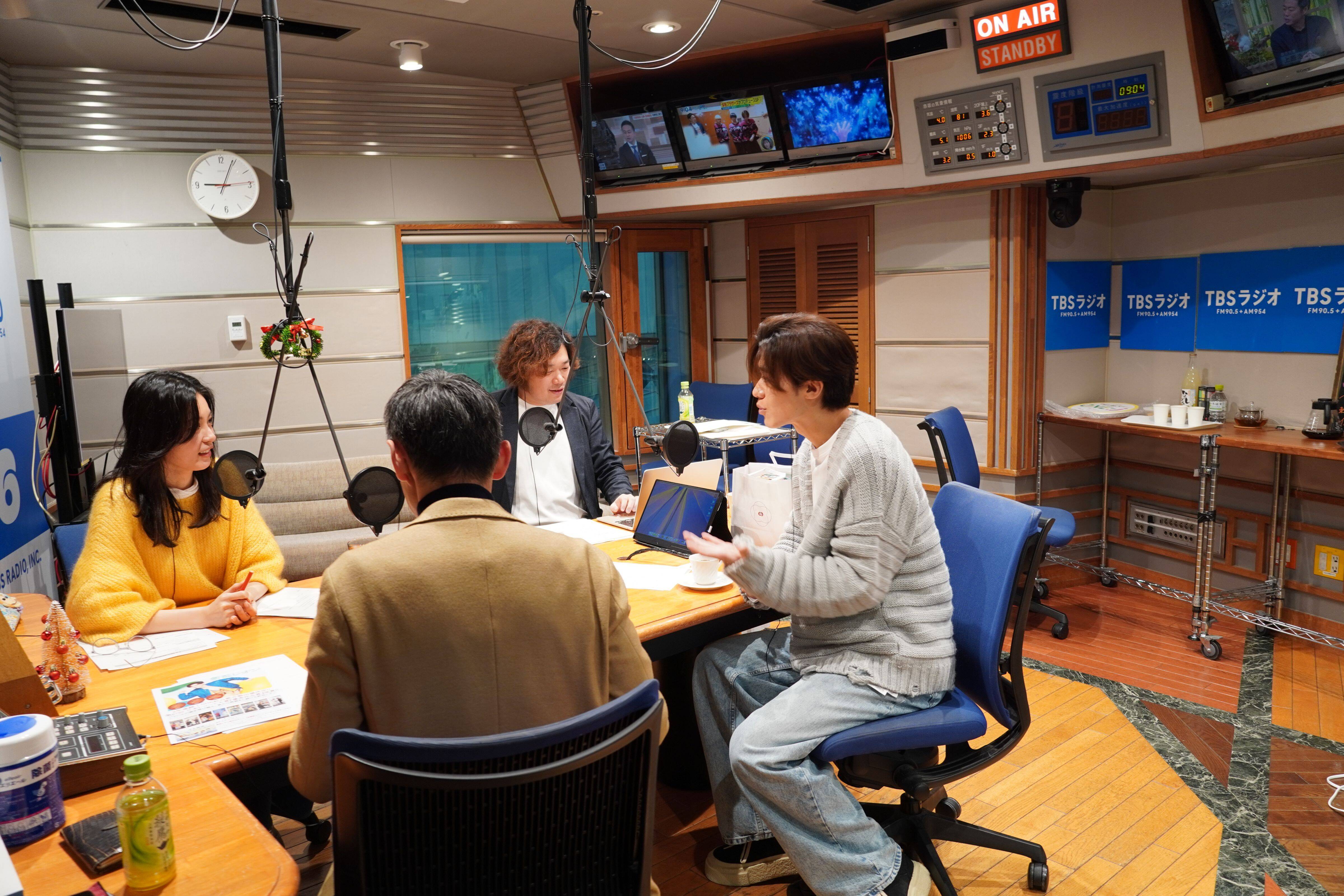 ９時の純喫茶のゲストは新浜レオンさん！「待ち焦がレオン！」