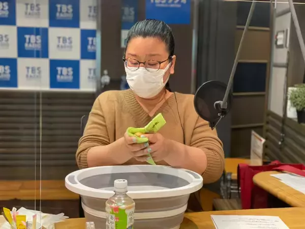 「野菜の皮むき用スポンジ、実際どうなのか試してみた！」の画像