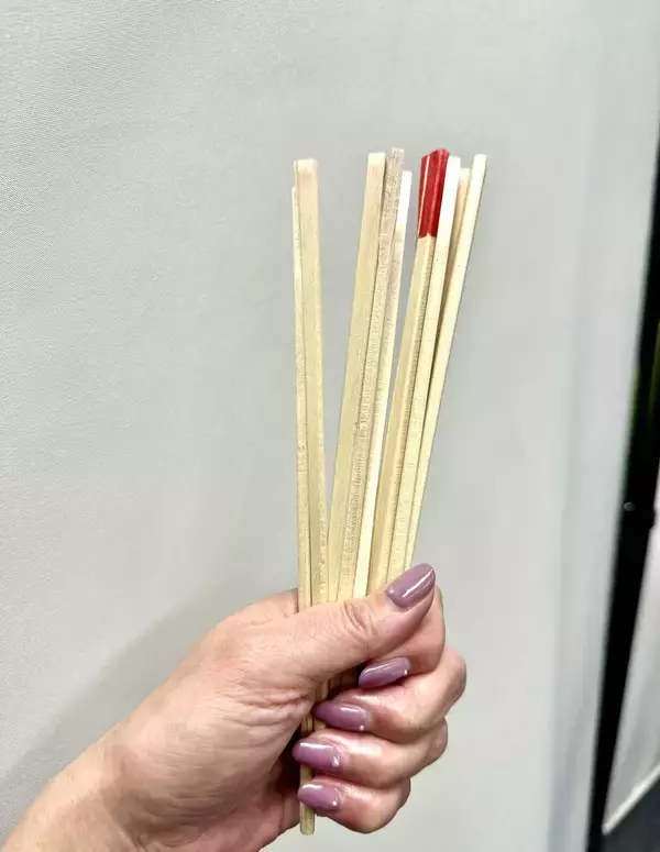 「注目のW杯サッカー抽選会！あなたの引きの強さは？10分1の確率当てられる?」の画像