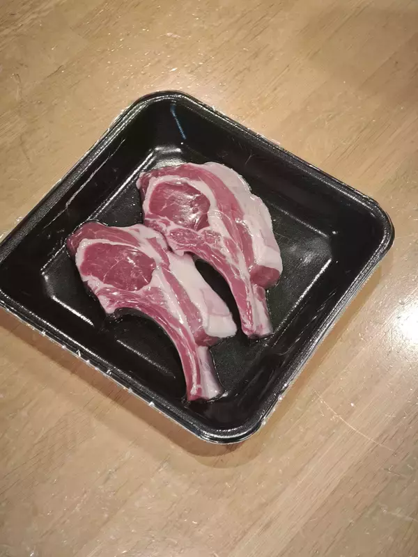 「“赤い肉＝新鮮”は本当？ お肉の常識を変える”ノントレー・スキンパック”」の画像