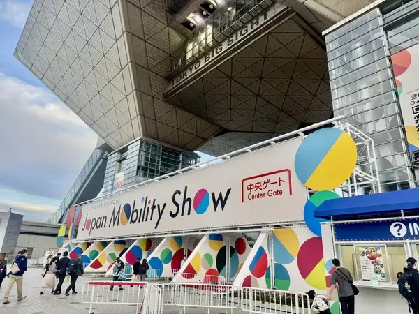 「パンクしないタイヤ　地域の足に」の画像