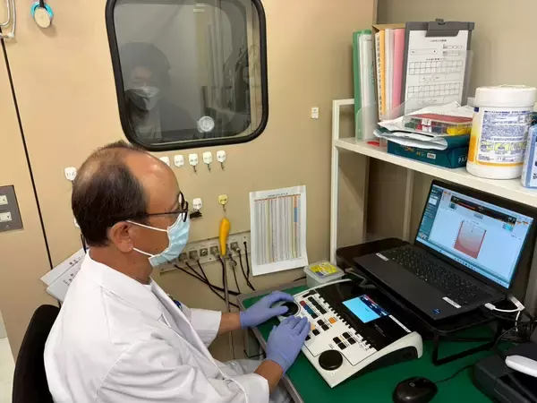 「イヤホン難聴を防ぐには検査から！「耳・鼻・喉ドック」を体験」の画像