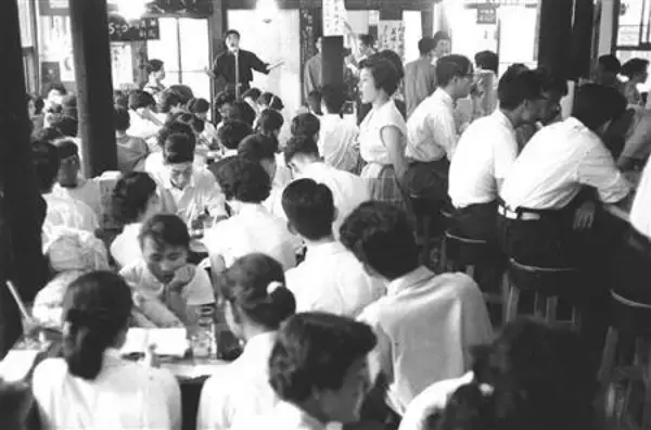 「戦後に誕生　７０年愛される歌声喫茶」の画像