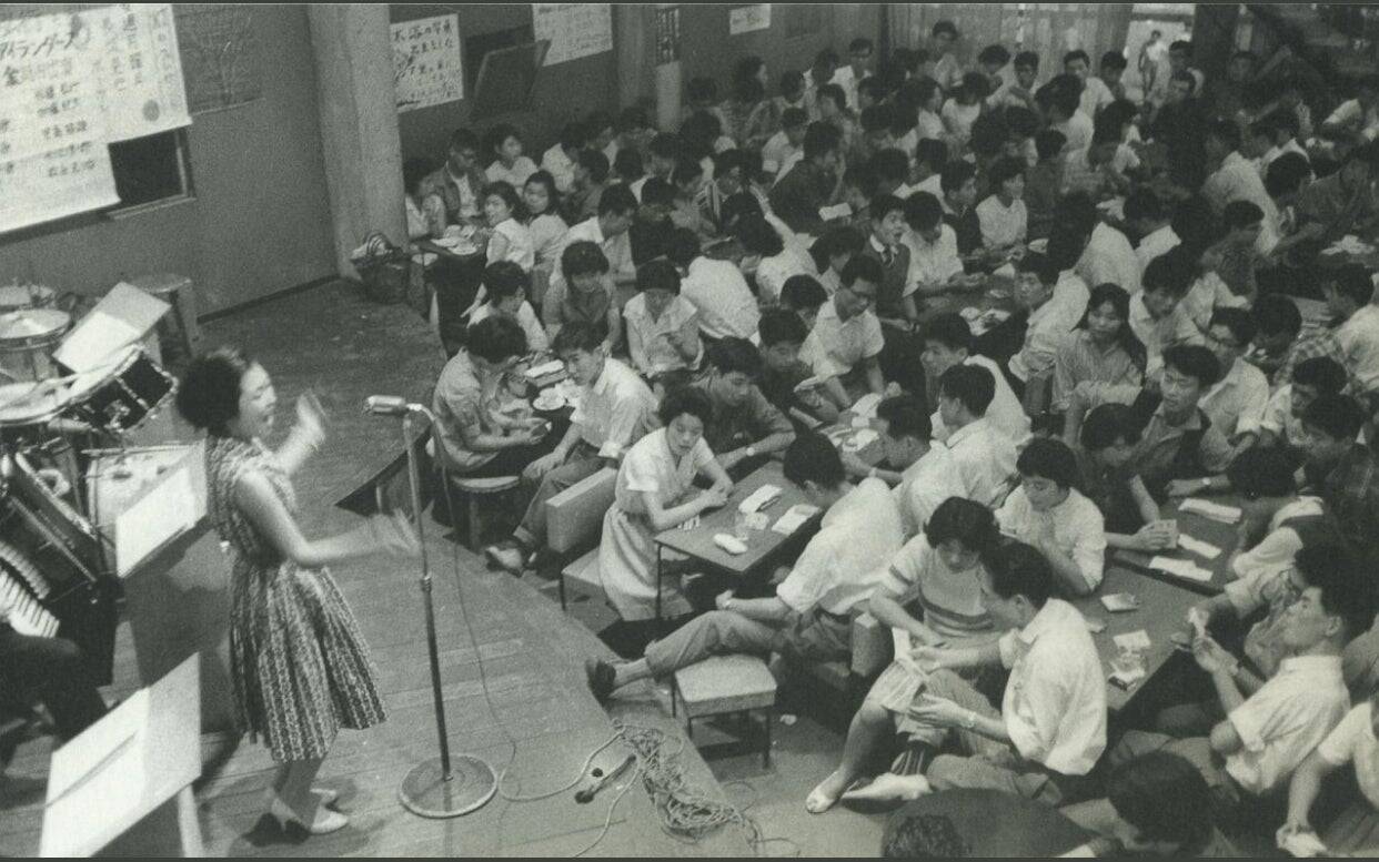 戦後に誕生　７０年愛される歌声喫茶