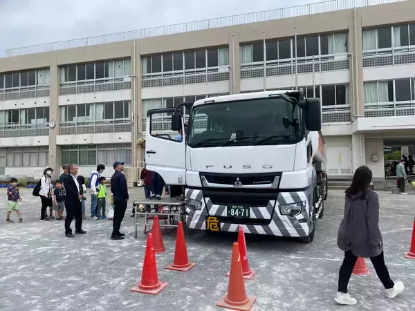 「自転車「青切符制度」スタート　巻き込み事故を防げ」の画像