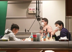 スタジオからヘイ！テレフォン！