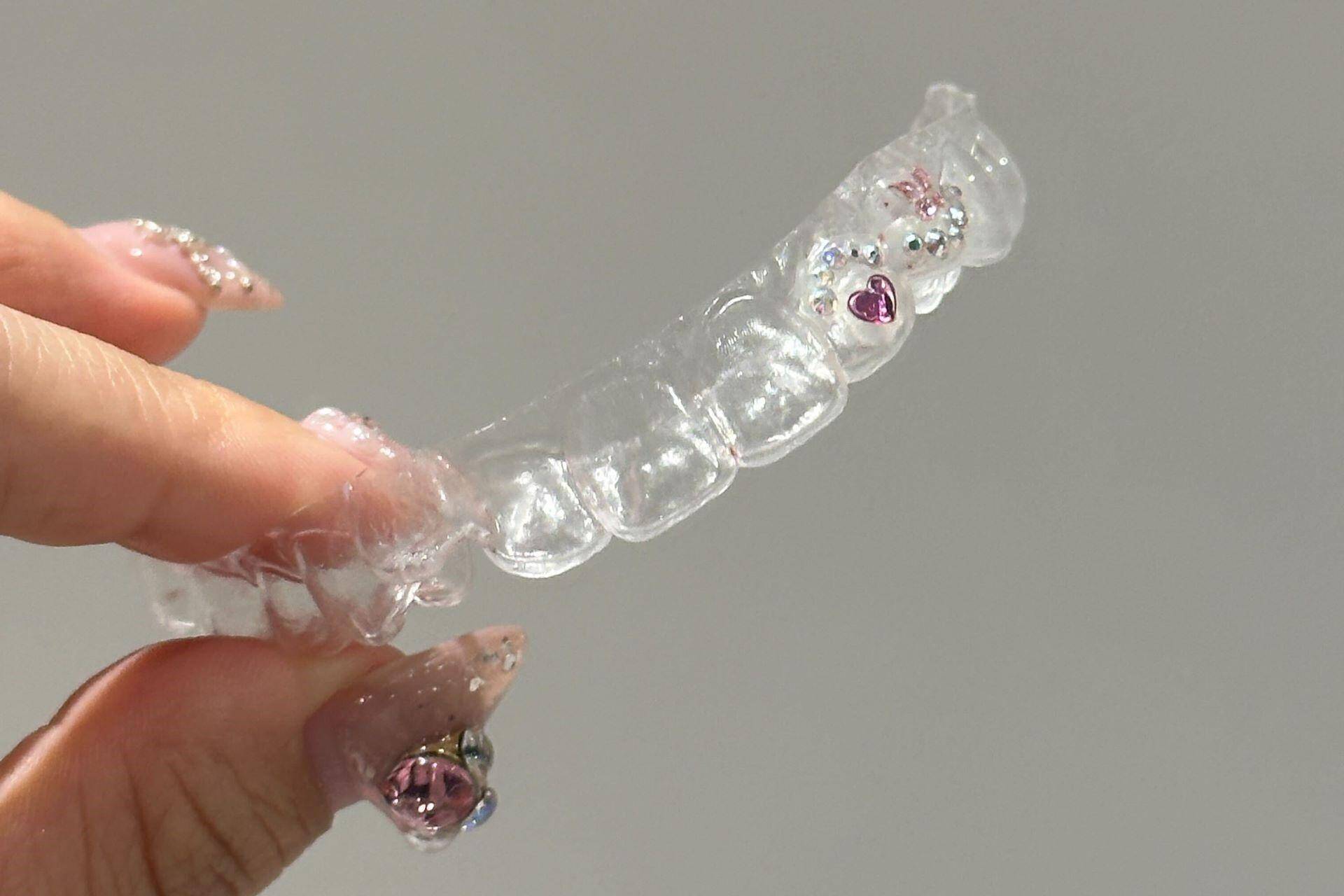 笑顔が主役　話題のティースジュエリー