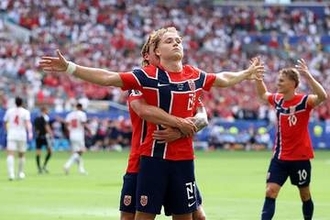 ブラジル撃破のノルウェーが先制！シェルデルップ弾でイングランド相手にリード【サッカーW杯】