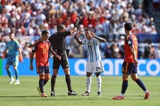 アルゼンチン監督 エンソ退場判定に複雑胸中「決勝なら避けられた場面も...」も審判批判はせず【サッカーW杯】