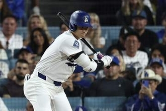 大谷翔平にロバーツ監督が苦言「ボール球を追いかけている」第3戦セールとの対戦は「もっと厳しくなる」