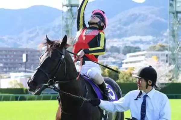 【大阪杯】クロワデュノールが優勝！最強世代のダービー馬が新たな一面を見せて現役最強の座に