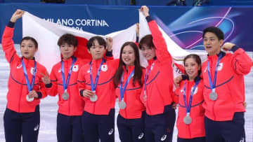 【メダルセレモニー】日本は2大会連続の銀メダル 米国に1点及ばず金メダルに届かず｜ミラノ・コルティナ五輪｜フィギュアスケート団体