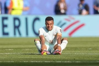 エムバペが先制弾後に途中交代 今大会8点目でメッシに並ぶもピッチに座り込みマテタと交代【サッカーW杯】