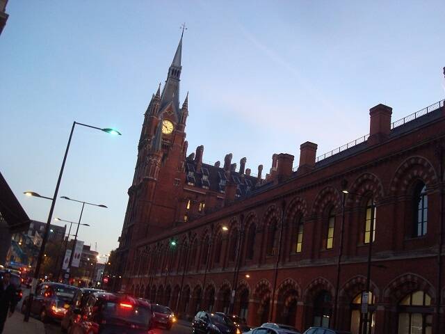 キングスクロス駅近 使い勝手のいいレストラン ヴィノテカ 15年11月日 エキサイトニュース