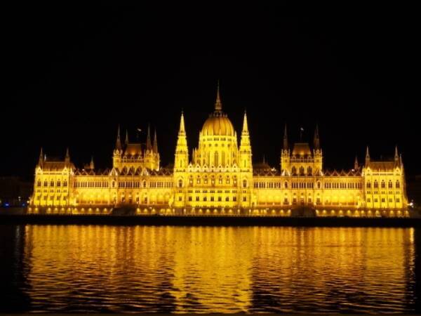 ハンガリー ブダペストの昼も夜も美しい国会議事堂を見学してみよう 16年9月23日 エキサイトニュース