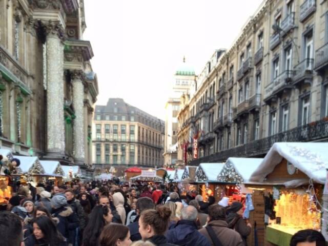 ベルギー ブリュッセルのクリスマスマーケットで満腹旅行 15年8月日 エキサイトニュース