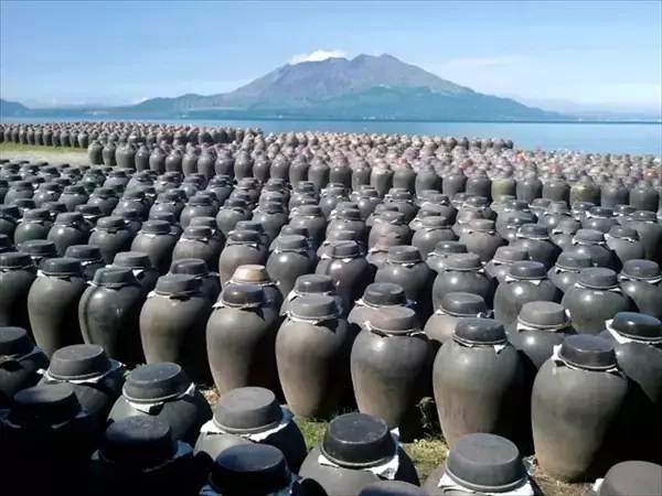 天然黒酢の旨みを味わう「壺そば」誕生！醸造蔵直営の古民家風レストラン「伊達商店」で｜鹿児島県霧島市