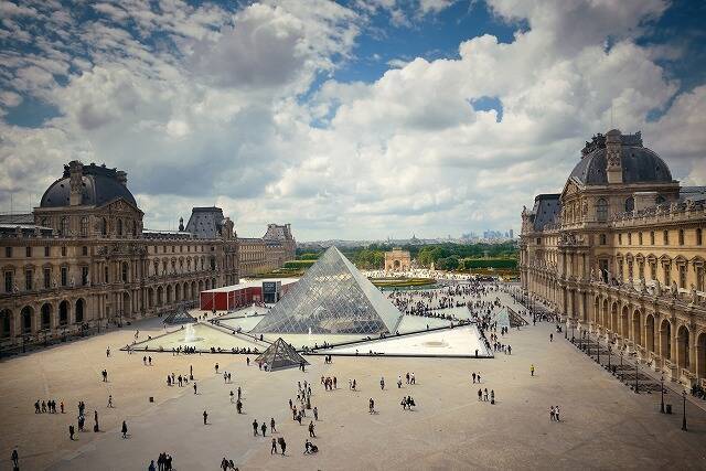 エッフェル塔やルーブル美術館に長蛇の列！観光客が戻りつつあるパリの今