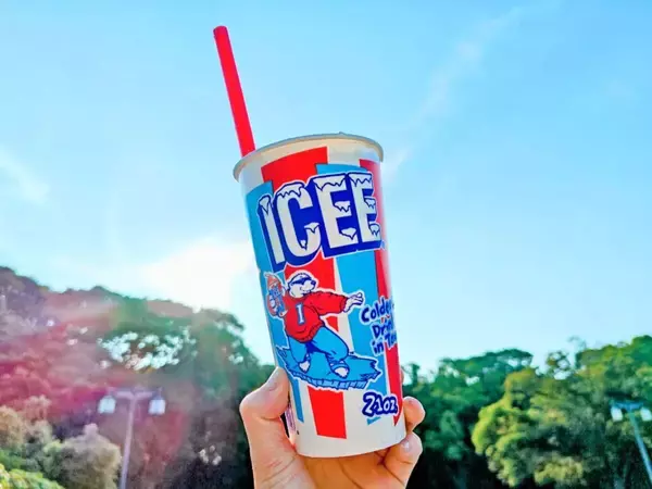 「アメリカ発・新感覚炭酸フローズン「ICEE（アイシー）」と「GO☆GO☆CAFE!」が初コラボ！原宿でグミてんこもりのドリンクをチェック」の画像