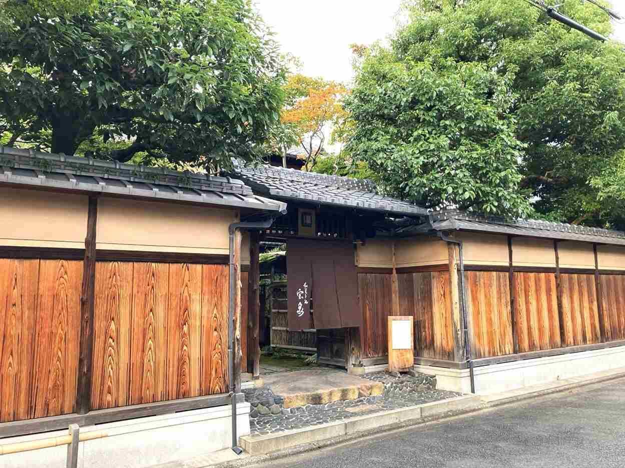 【京都おすすめスイーツ】茶寮 宝泉で楽しむ季節限定「白小豆ぜんざい」と日本庭園