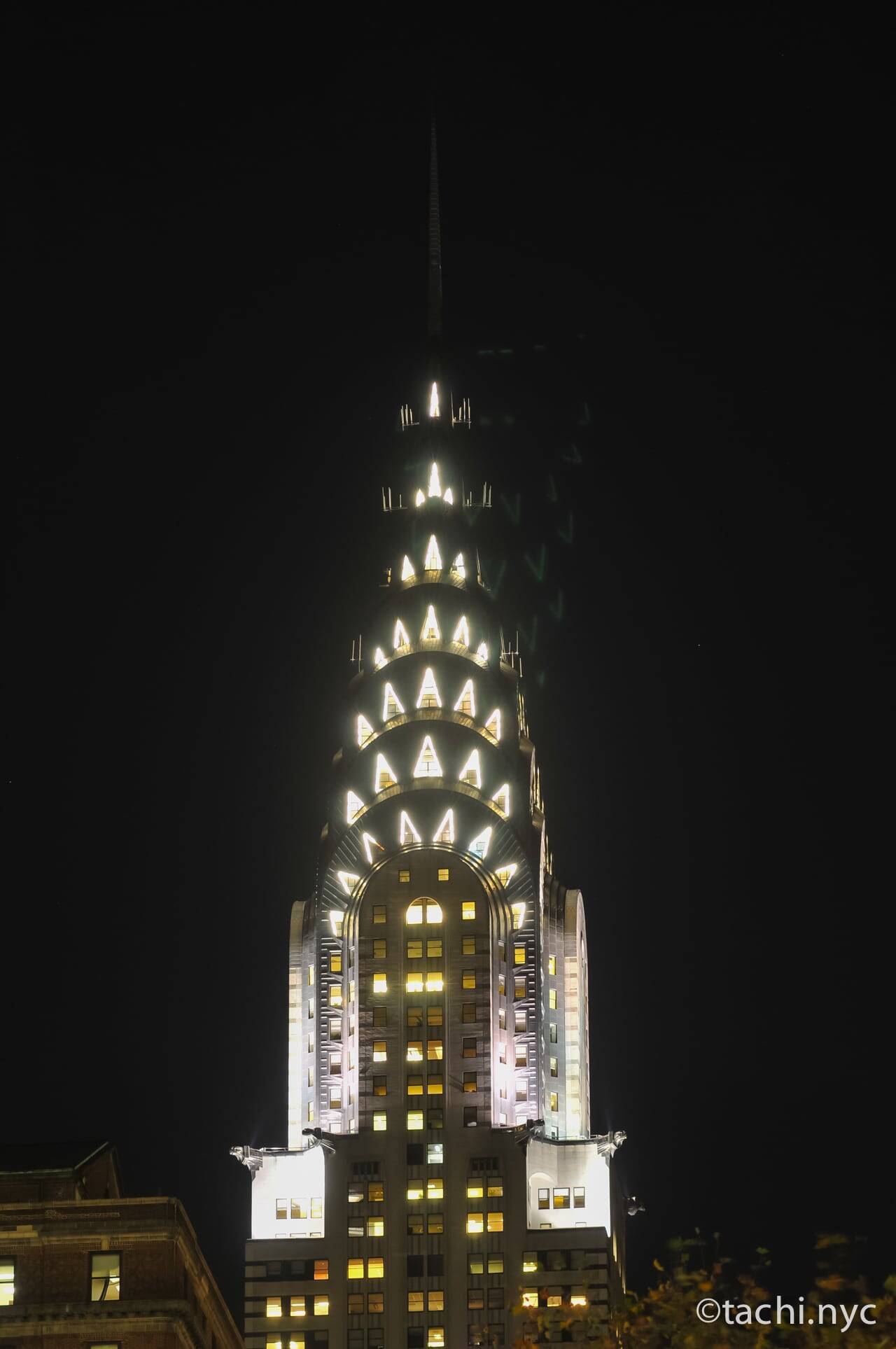 【ニューヨーク旅学事典10】夜空に佇むスタイリッシュな貴婦人「クライスラー・ビルディング」