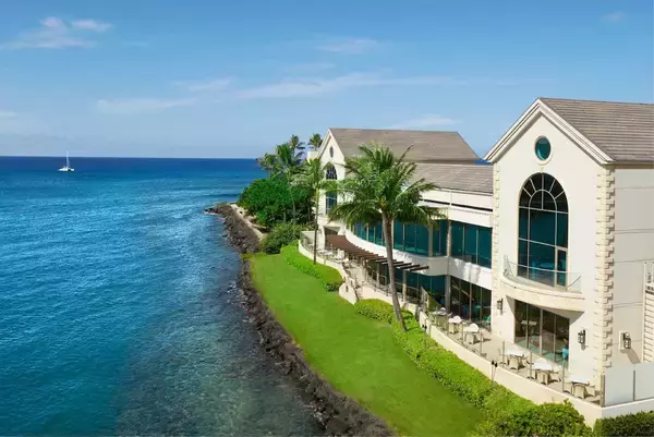 「【最新リゾートウエディング事情】海に浮かぶ絶景！ハワイ「ザ・テラス バイ・ザ・シー」の魅力とは？新作ドレスも発表」の画像