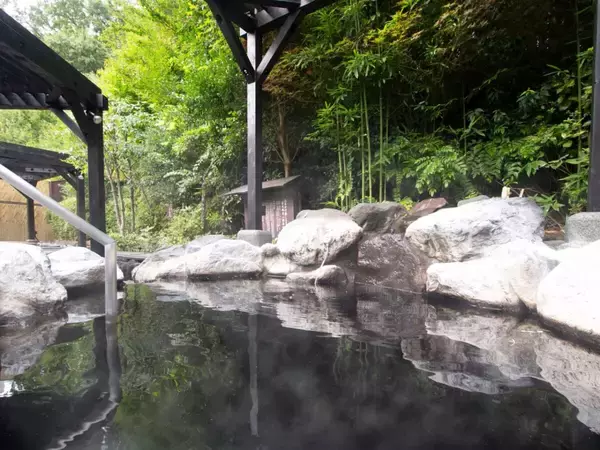 「【源泉かけ流し！多摩境天然温泉 森乃彩】あつ湯やぬる湯など4種の露天風呂が魅力！5周年記念イベント開催｜町田市」の画像