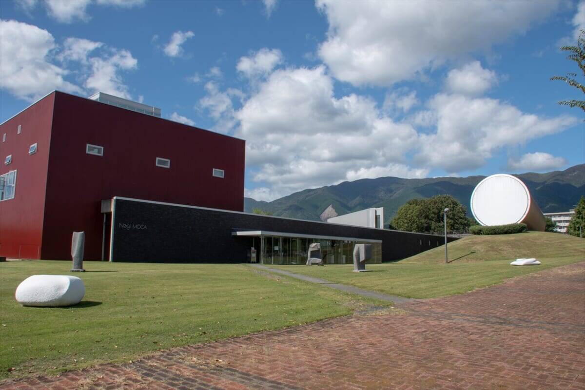 フルーツだけじゃない！知事も熱弁する岡山県の新たな観光デスティネーションは「おかやま肉グルメ×温泉×アート」