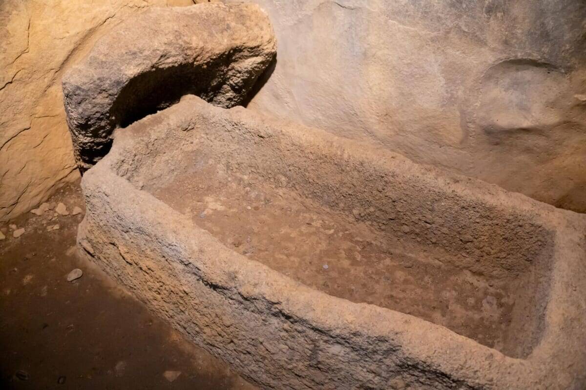 「古墳って実はおもしろい！」古墳シンガー・まりこふんと行く壱岐の古墳の魅力に触れる旅